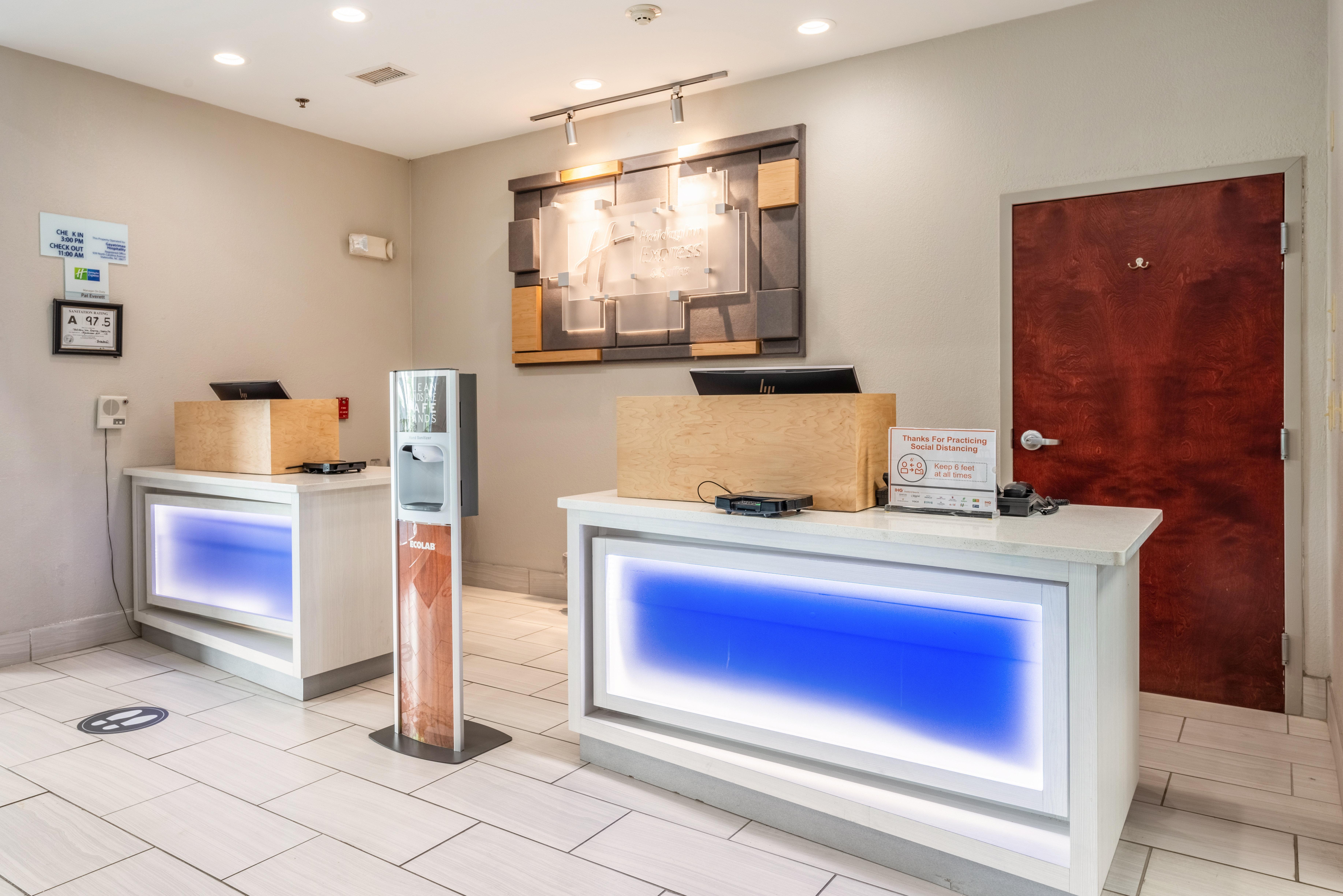 Holiday Inn Express & Suites Statesville Ngoại thất bức ảnh